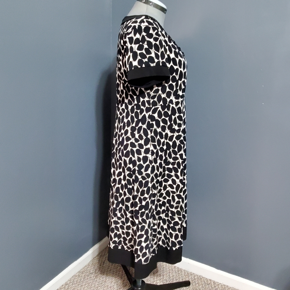 Apt 9 Black and White Patterned Midi Dress Faux Gem Neckline Size Large - Picture 6 of 8